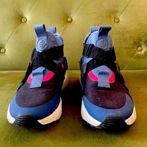 Nike Huarache- almost new